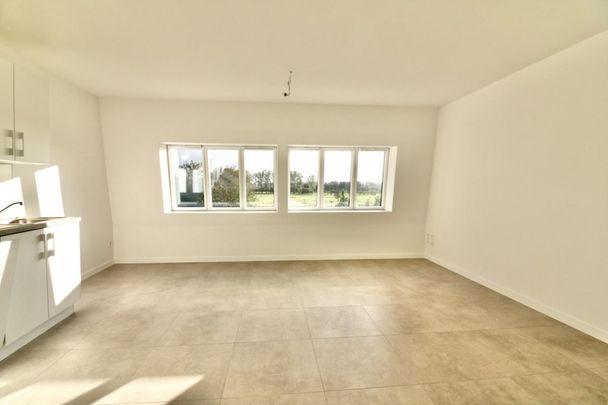 Lichtrijk en instapklaar appartement met landelijke uitzichten voor 690 EUR/mnd - Photo 1