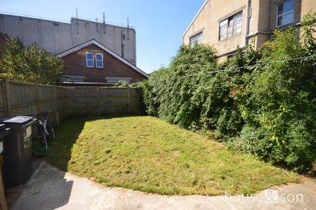 5 bedroom detached house to rent - Photo 5