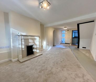 3 bedroom end of terrace house to rent - Photo 2