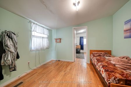For Lease - 24 Norlan Avenue, London South, Ontario - Photo 4