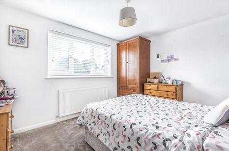 4 bedroom detached house to rent - Photo 5