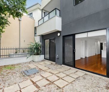 Prime Mitcham Location - Photo 1