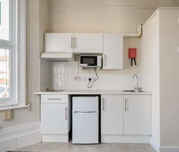 Studio to rent - Photo 3