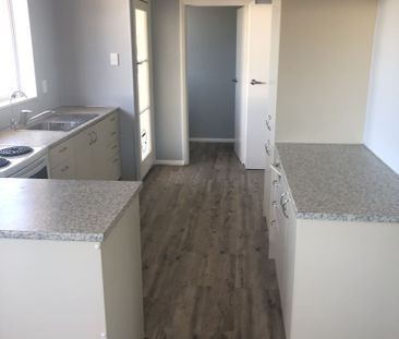 Fantastic family home in a great, quiet cul de sac location, in the... - Photo 1