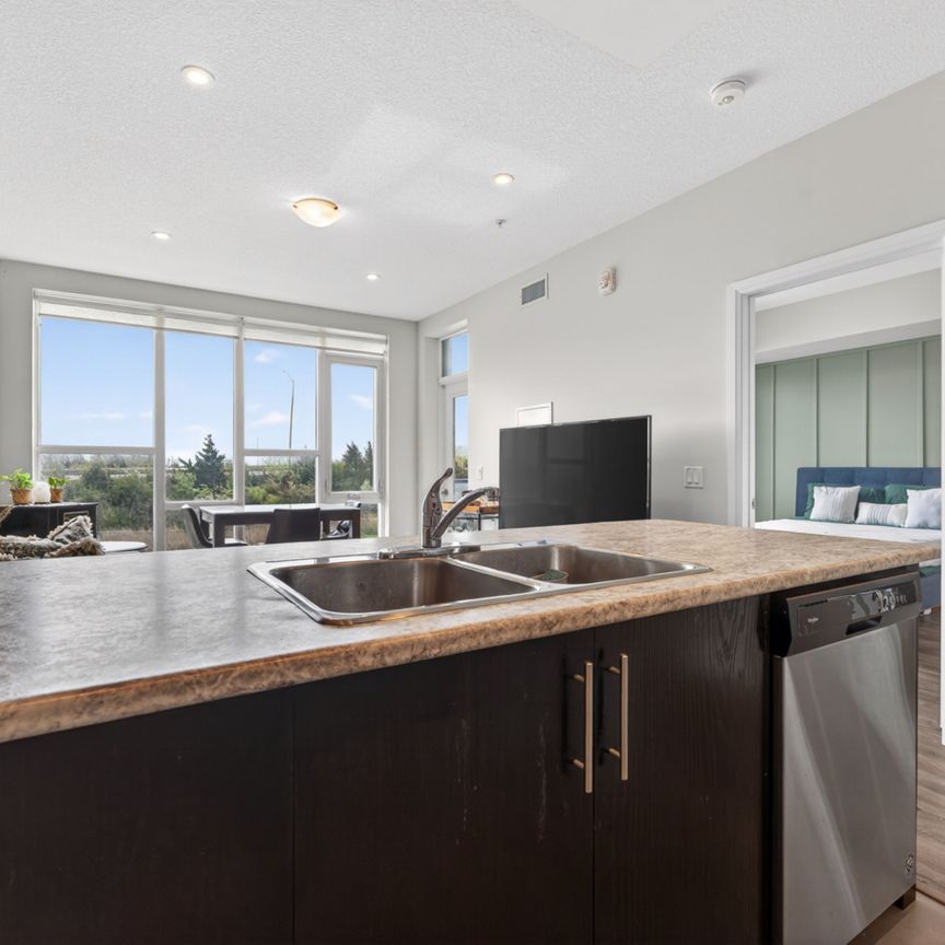 For Lease - 16 Concord Place Unit# 218, Grimsby, Ontario - Photo 1