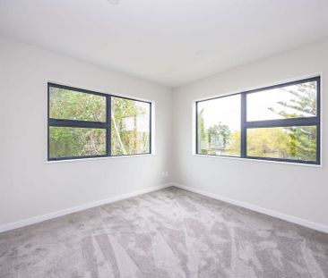 Modern 3BR House - Photo 1