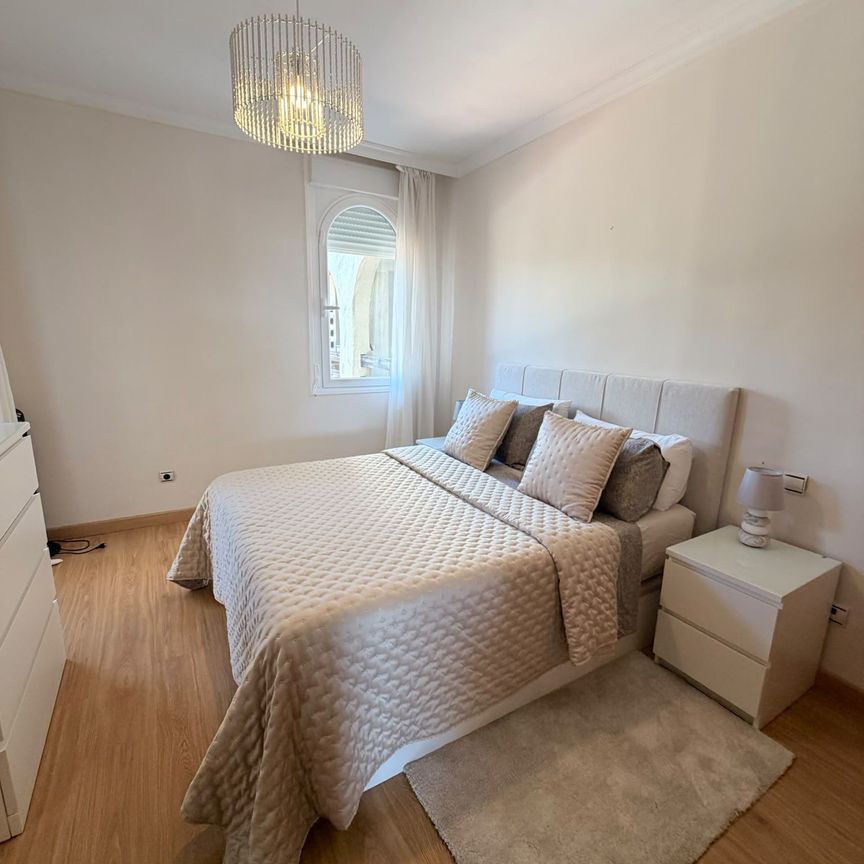 Middle Floor Apartment in Estepona - Photo 1
