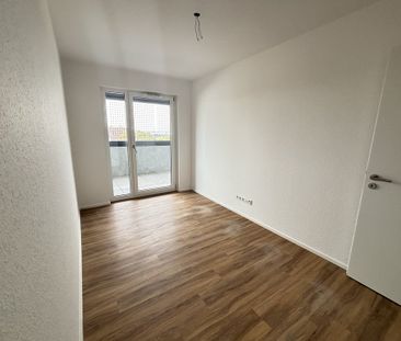 Erstbezug - Moderne und helle 4-Zimmerwohnung mit Loggia - Photo 3