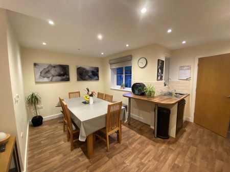 3 Maes Penrhyn, Four Crosses - Photo 2