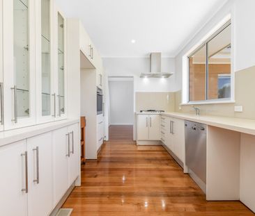 Newly Renovated Home in Sought After Pocket of Ashwood - 2 Living S... - Photo 5