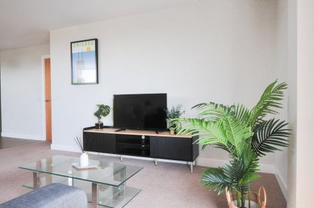 3 bedroom apartment to rent - Photo 4