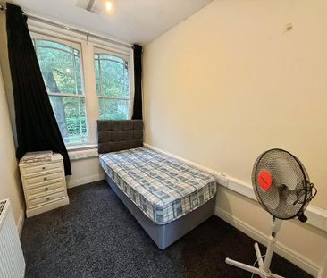 5 bedroom semi-detached house to rent - Photo 5