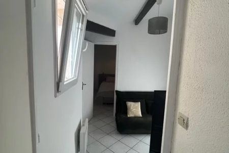 AIX EN PROVENCE, Location T2, Quartier La Beauvalle - Photo 3