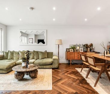 3 bedroom end of terrace house to rent - Photo 2