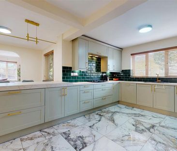 4 bedroom detached house to rent - Photo 6