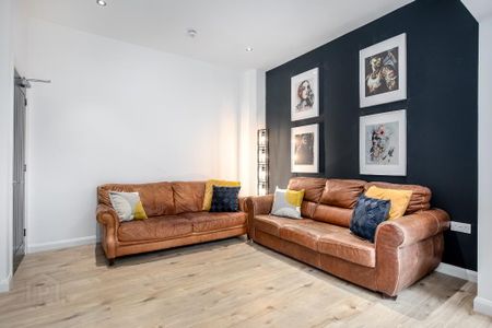 Room 1, 9 Frank Street, Belfast, BT5 4NW - Photo 2