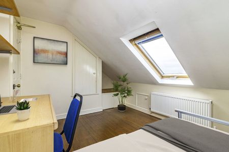 6 Bed Semi-Detached House, Cycle Road, NG7 - Photo 4