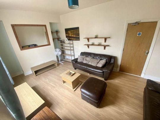 3 bedroom flat to rent - Photo 1