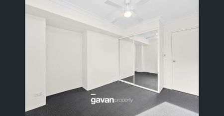 Two bedroom apartment in convenient location - Photo 3