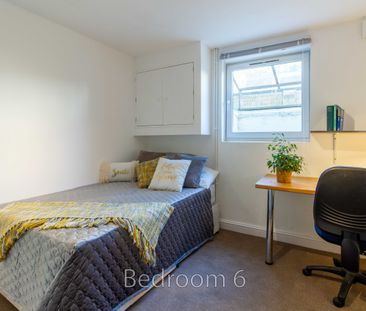Room 1 - Photo 2