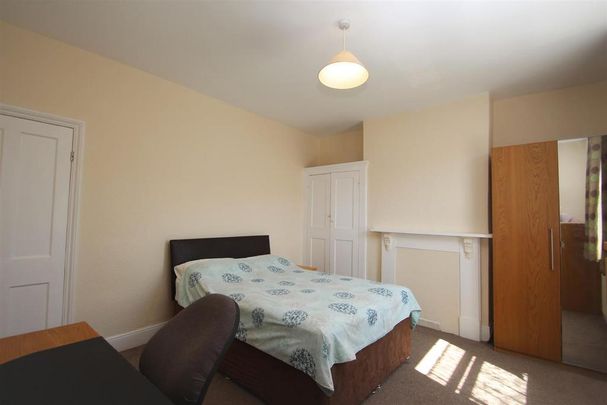 4 bedroom terraced house to rent - Photo 1