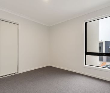 Be the first to call this stunning townhouse home - Photo 5