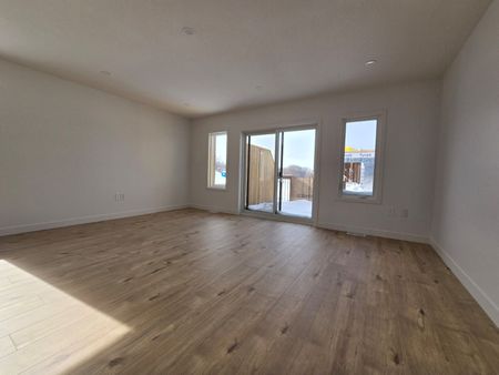 For Lease - 14 Red Oak Common, Cambridge, Ontario - Photo 2