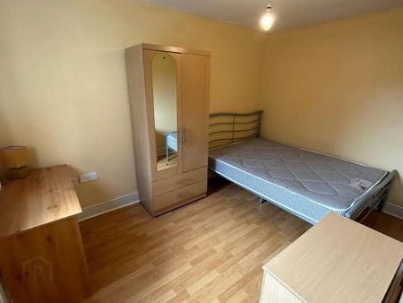 Upstairs Apartment, 80c Fitzroy Avenue, Queens ~ Botanic Area!, Belfast, BT7 1HY - Photo 5