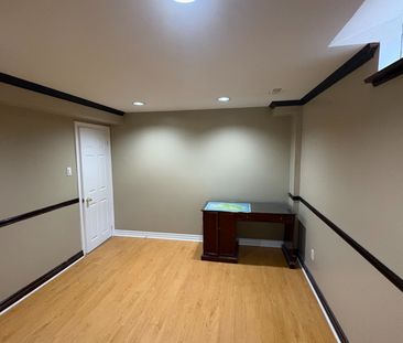 For Lease - 9 Springer Drive, Richmond Hill, Ontario - Photo 2