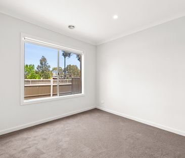 Charming Family Home in a Thriving Location - Photo 3