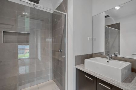 Spacious Family Home - Photo 3