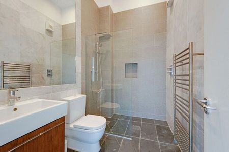 3 Bedroom Flat To Let - Photo 2