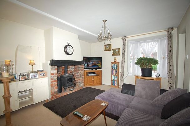 Gold Hill East, Chalfont St. Peter, Buckinghamshire,SL9 - Photo 1