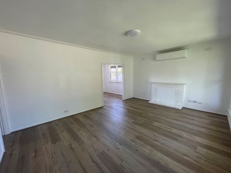 ***Property on Hold*** - Beautifully Renovated 3-Bedroom Home in a Quiet Location - Photo 3