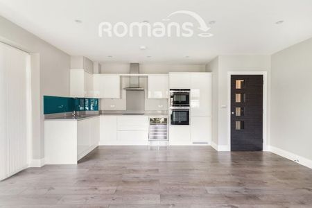 Corunna Court, Wellington Business Park, Crowthorne, RG45 - Photo 3