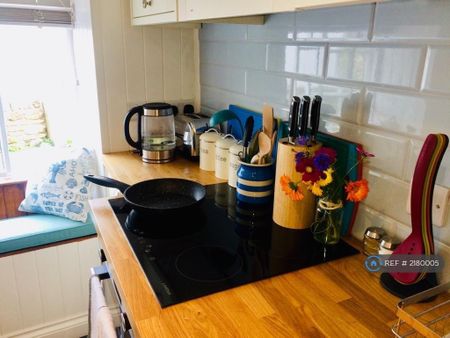 1 bedroom detached house to rent - Photo 4