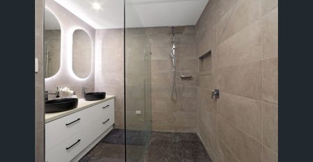 Spacious 5-Bedroom Family Home with Exceptional Features! - Photo 3