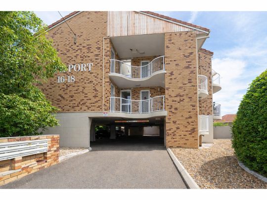 Prime Paradise Point Studio – Walk to Broadwater - Photo 1