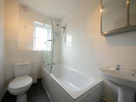2 bedroom terraced house to rent - Photo 1