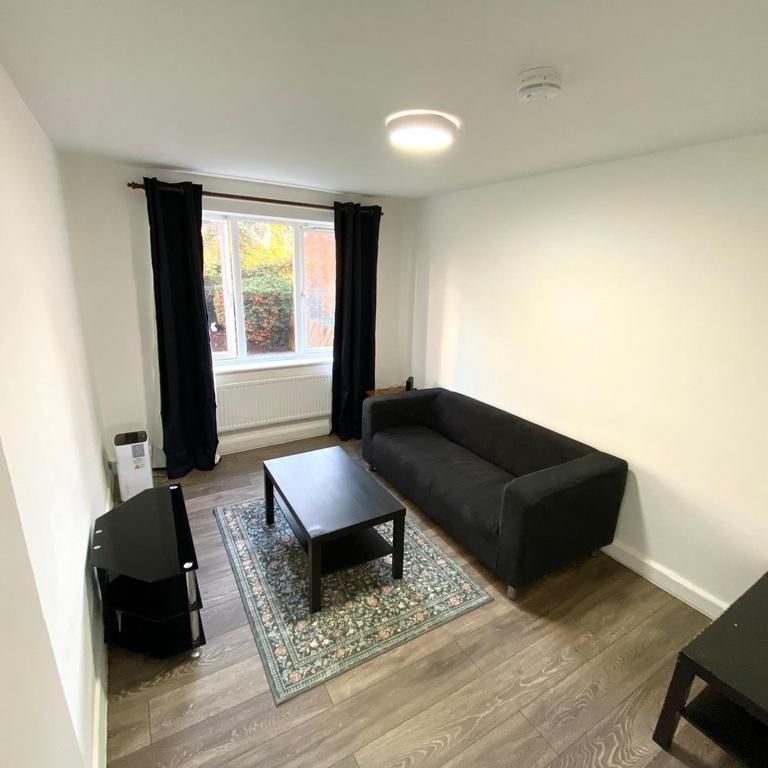 3 bedroom flat to rent - Photo 1