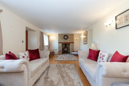 3 bedroom cottage to rent - Photo 2