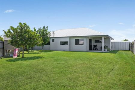 MODERN 4 BEDROOM HOME IN BOHLE PLAINS + MEDIA ROOM + CORNER BLOCK! - Photo 5