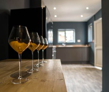 Hough Lane (room 4), Bramley, Leeds - Photo 1