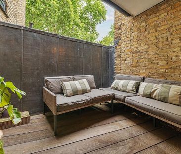 2 bedroom flat to rent - Photo 2