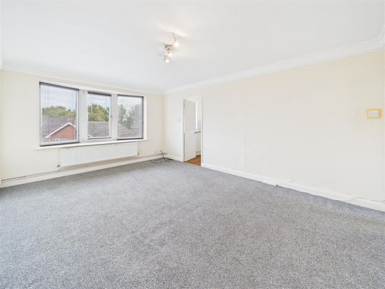 2 bedroom Maisonette to rent - Photo 1