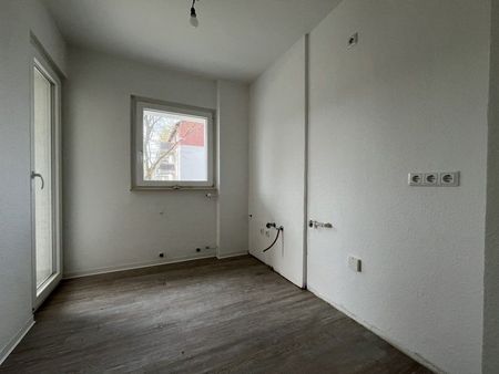 Entdecken Sie Ihr neues Zuhause: Sanierte 3-Zimmer-Wohnung - Photo 2