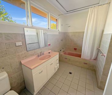 30 Vaughan Ave, Pennant Hills NSW 2120 - House For Rent | Domain - Photo 3