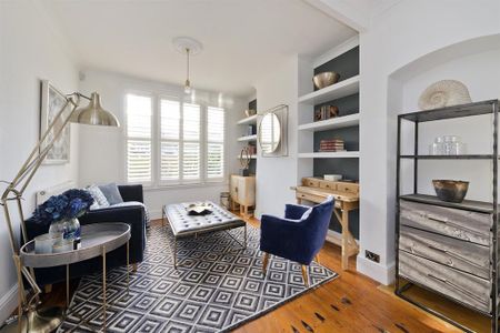 3 bedroom detached house to rent - Photo 2