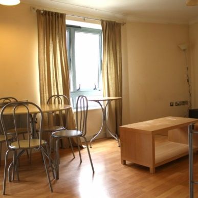 2 Bed - Quayside Drive - Photo 1