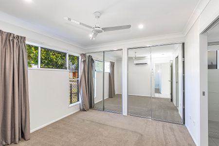 24a Wakeboard Circuit, Kelso QLD 4815 - House For Rent | Domain - Photo 4